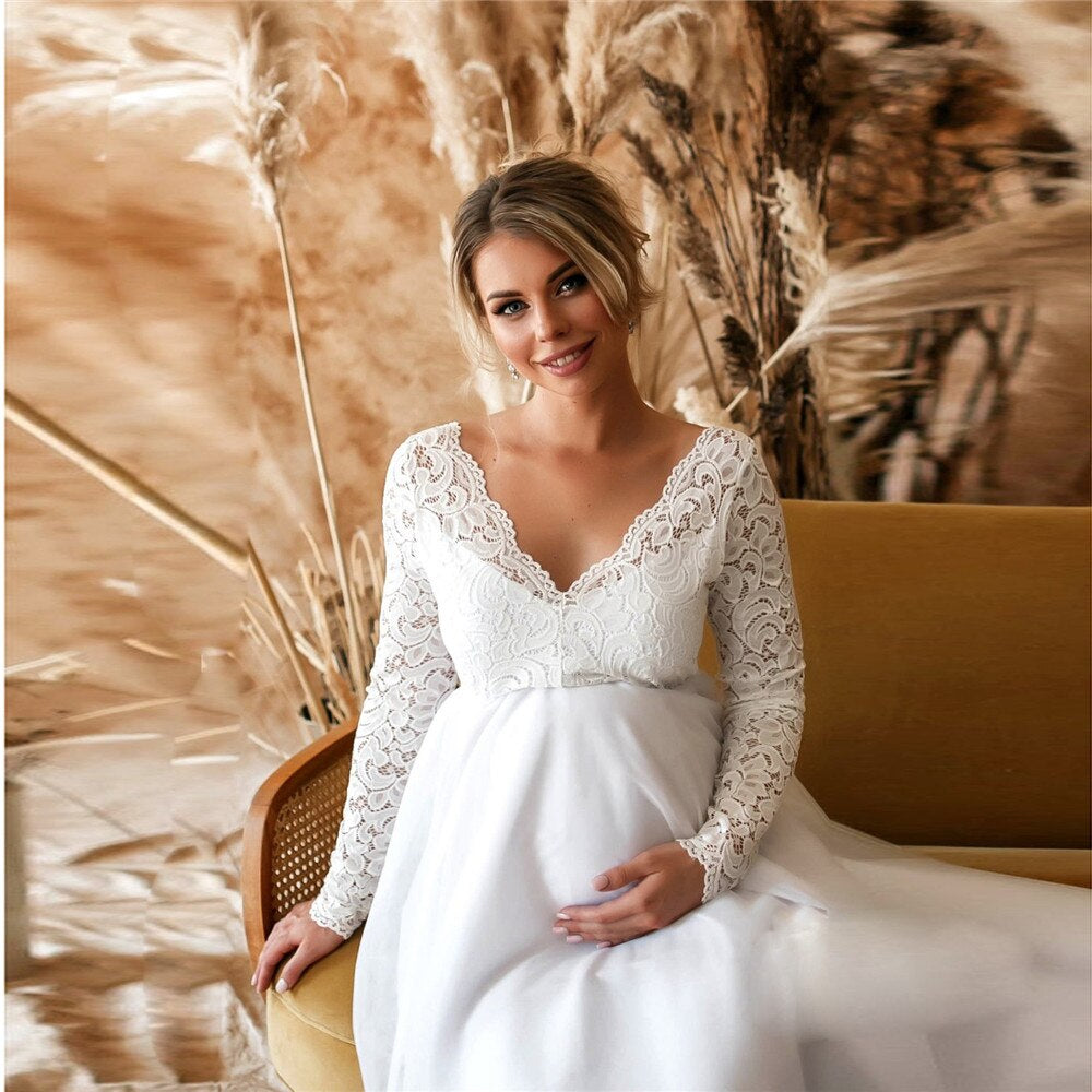 Elegant Lace Maxi Dress for Expecting Moms